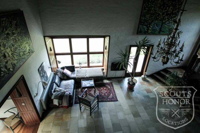 villa sommerhus hytte højloftet stengulv photoshoot location denmark00023