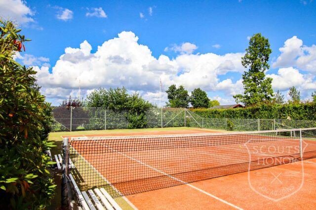 tennisbane liebhaveri udsigt til sø location denmark scoutshonor00108