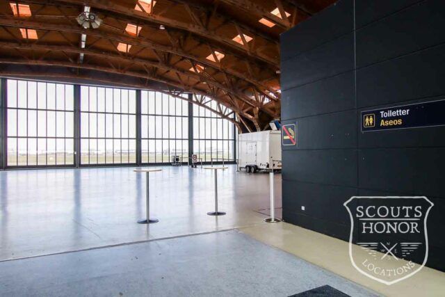 hanger store vinduer lufthavn højt til loftet location denmark scoutshonor 21