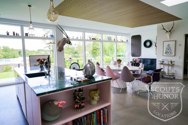 modern architecture pink kitchen udsigt til sø location denmark scoutshonor 56