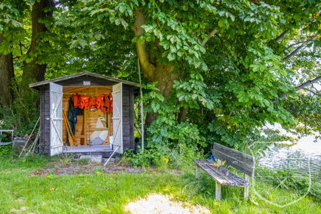 villa udsigt til sø idyllisk drivhus location denmark scoutshonor 37