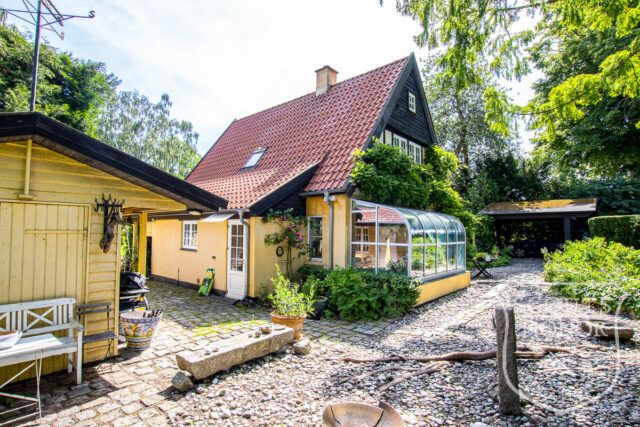 villa udsigt til sø idyllisk drivhus location denmark scoutshonor 87