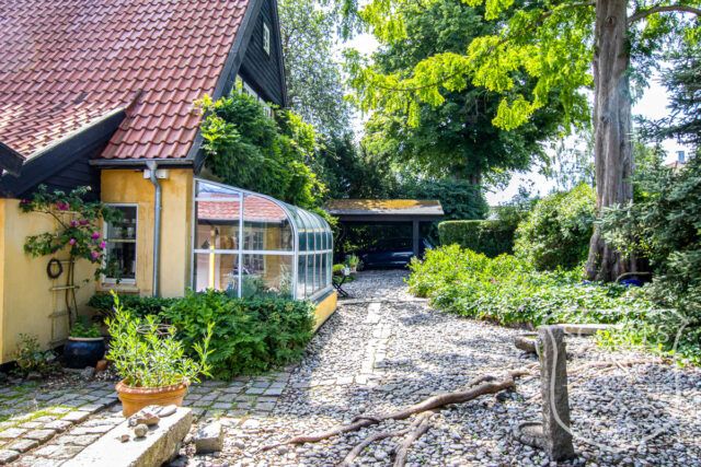 villa udsigt til sø idyllisk drivhus location denmark scoutshonor 89
