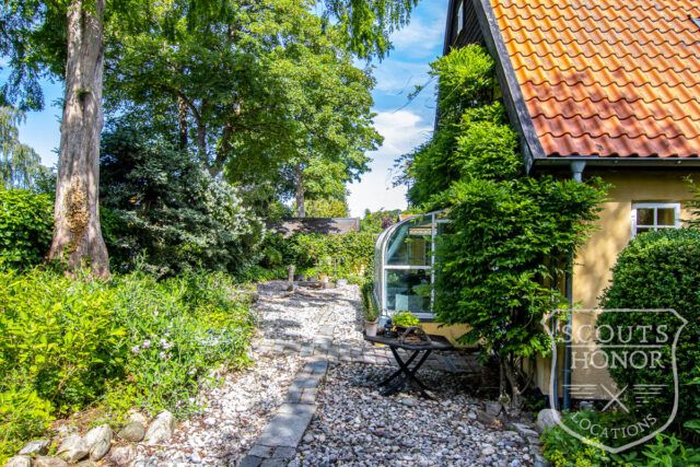 villa udsigt til sø idyllisk drivhus location denmark scoutshonor 91