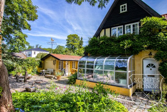 villa udsigt til sø idyllisk drivhus location denmark scoutshonor 92