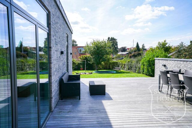 villa aarhus moderne glasvæg terrasse location denmark scoutshonor 14