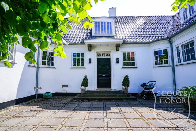 villa charlottenlund hyggelig have atrium location denmark scoutshonor 017