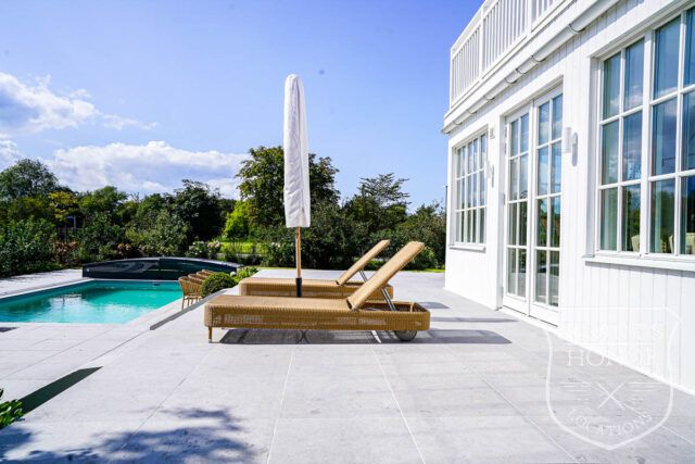 skåne overdækket pool moderne hvid villa location denmark scoutshonor 21