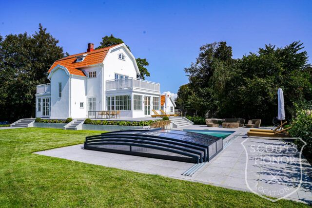 skåne overdækket pool moderne hvid villa location denmark scoutshonor 29