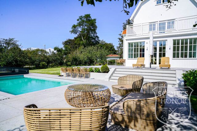 skåne overdækket pool moderne hvid villa location denmark scoutshonor 31