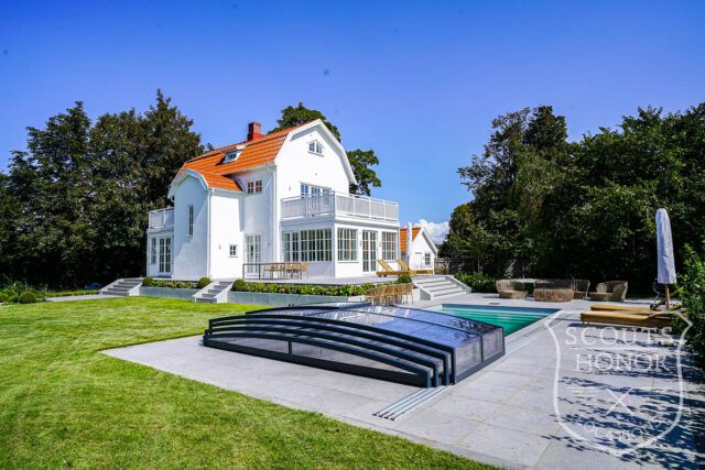 skåne overdækket pool moderne hvid villa location denmark scoutshonor 33