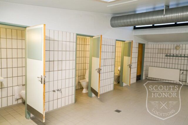 omklædningsrum locker room retro baderum location copenhagen scoutshonor locations 01