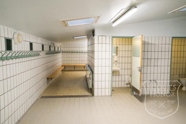 omklædningsrum locker room retro baderum location copenhagen scoutshonor locations 02