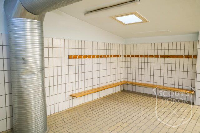 omklædningsrum locker room retro baderum location copenhagen scoutshonor locations 16