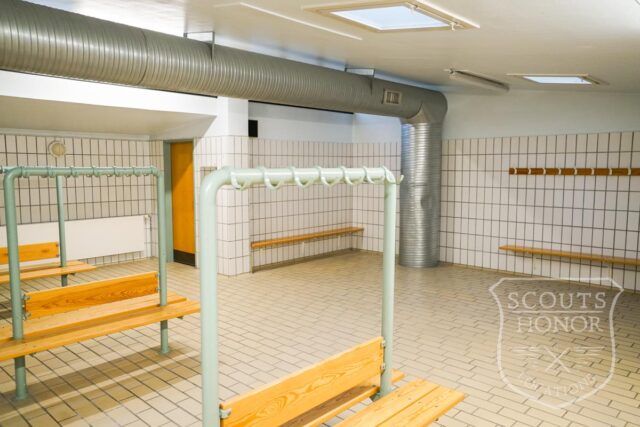 omklædningsrum locker room retro baderum location copenhagen scoutshonor locations 20