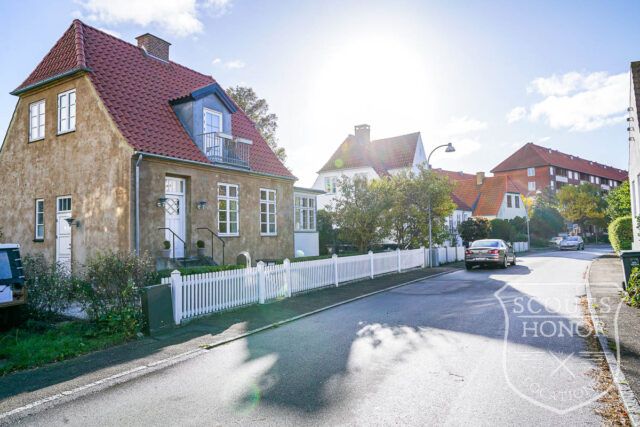 villa frederiksberg trappehall lukket have location denmark scoutshonor 04