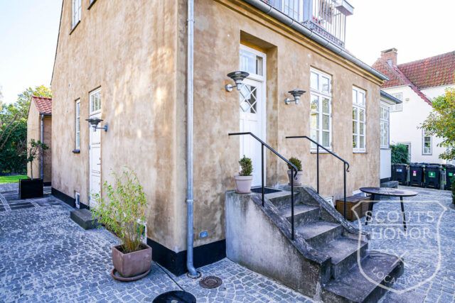 villa frederiksberg trappehall lukket have location denmark scoutshonor 10