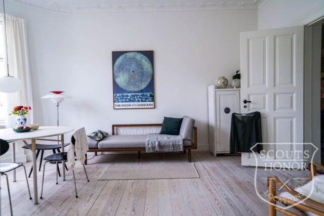 lejlighed aarhus dansk design klassisk trappe location denmark scoutshonor 40