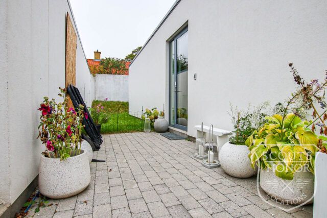 modern architecture minimalistic panoramic view white villa north zealand location denmark scoutshonor 59