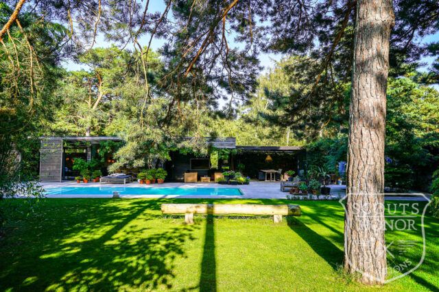 skåne arkitekttegnet villa udendørs pool naturområde luksus location denmark scoutshonor 045