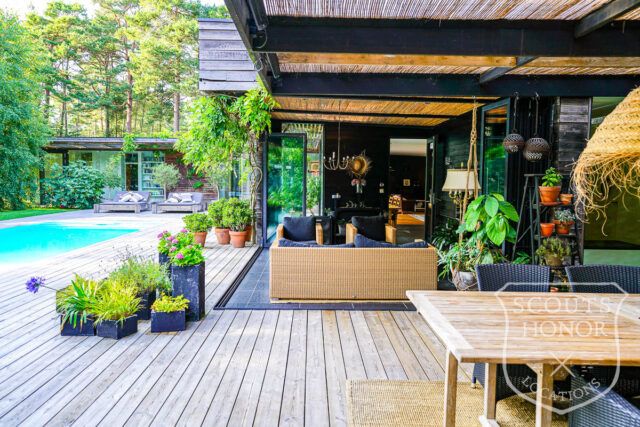 skåne arkitekttegnet villa udendørs pool naturområde luksus location denmark scoutshonor 049