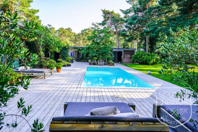 skåne arkitekttegnet villa udendørs pool naturområde luksus location denmark scoutshonor 058