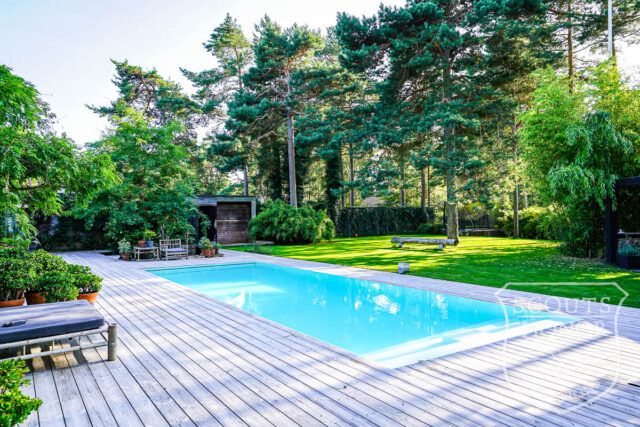 skåne arkitekttegnet villa udendørs pool naturområde luksus location denmark scoutshonor 059