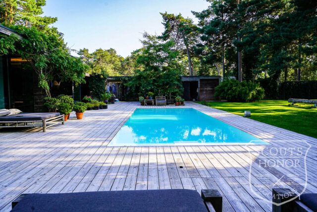 skåne arkitekttegnet villa udendørs pool naturområde luksus location denmark scoutshonor 060