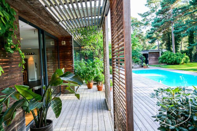 skåne arkitekttegnet villa udendørs pool naturområde luksus location denmark scoutshonor 062