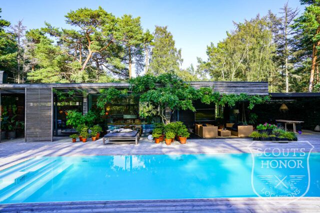 skåne arkitekttegnet villa udendørs pool naturområde luksus location denmark scoutshonor 073