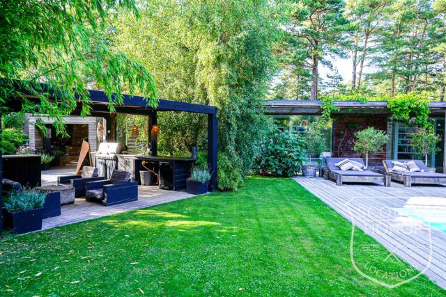 skåne arkitekttegnet villa udendørs pool naturområde luksus location denmark scoutshonor 074